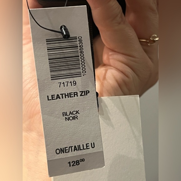 Aritzia Auxiliary Leather Zip Belt Bag - Picture 2 of 2